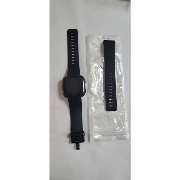 Fitbit Versa FB504 Smartwatch - Black with Charger Sm&Lg Original Black Wristban - Picture 2 of 6